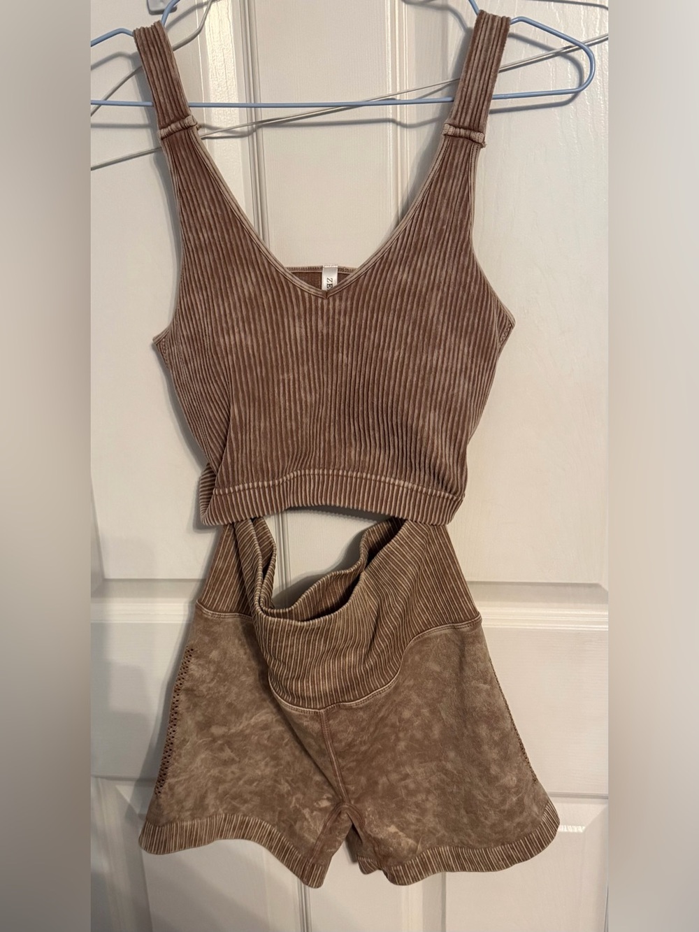 Zenana Activewear Set of Ribbed V-Neck Crop Bra & Shorts in Ash Brown, size L/XL